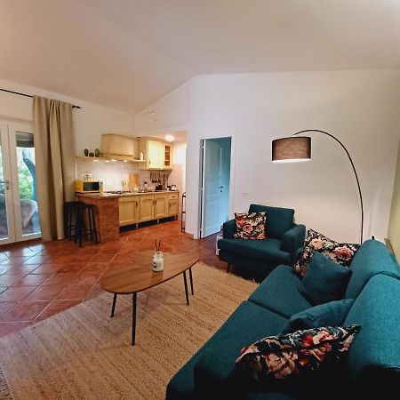 Suite Mirialveda San Pantaleo Exterior photo